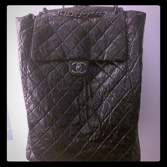 COPY - Authentic jumbo XL CHANEL lambskin backpack - Picture 1 of 8
